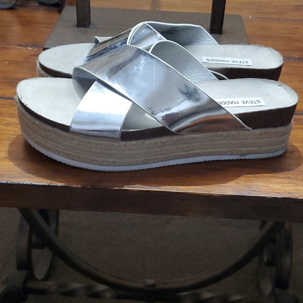 Sandals - Picture 3 of 5